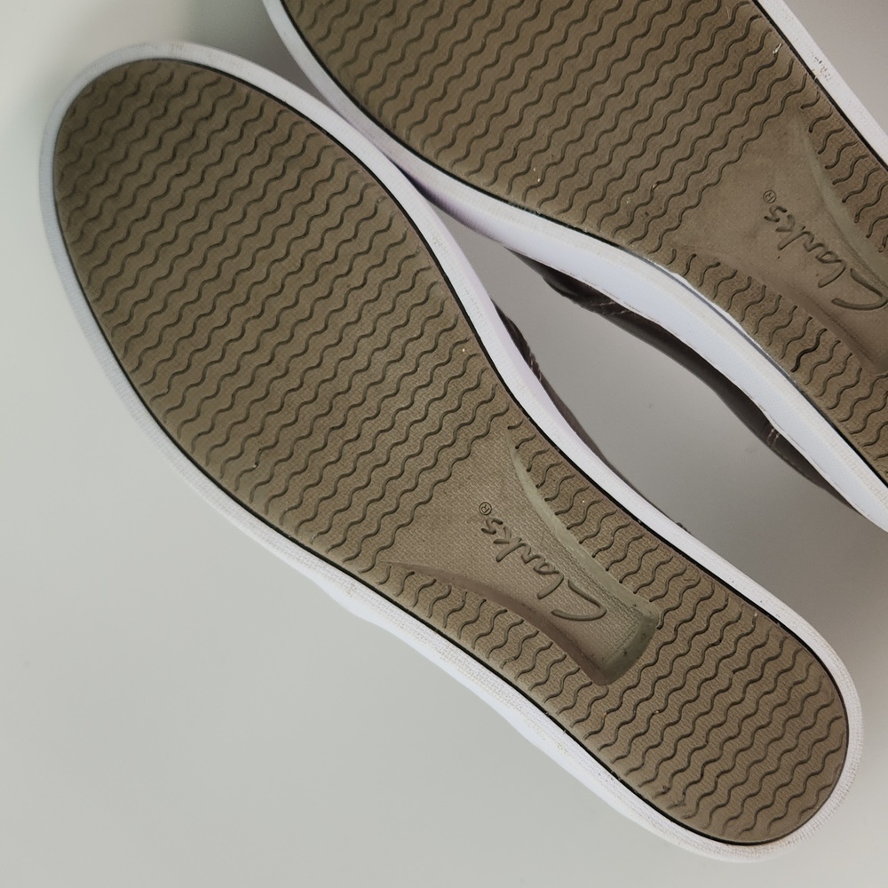CLARKS GOLD Womens Pennies Size 9.5 GUC - Picture 3 of 16